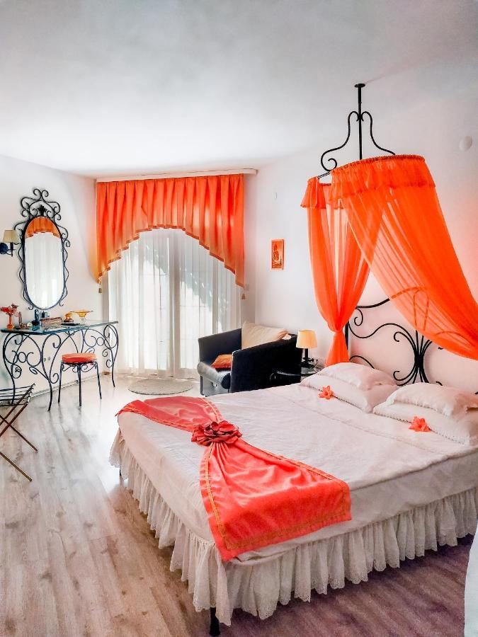 Familly Art Hotel Nirvana Shumen Luaran gambar