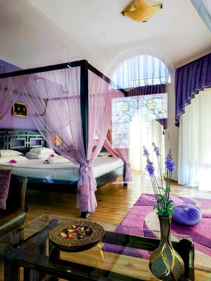 Familly Art Hotel Nirvana Shumen Luaran gambar