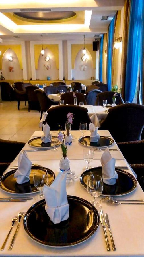 Familly Art Hotel Nirvana Shumen Luaran gambar