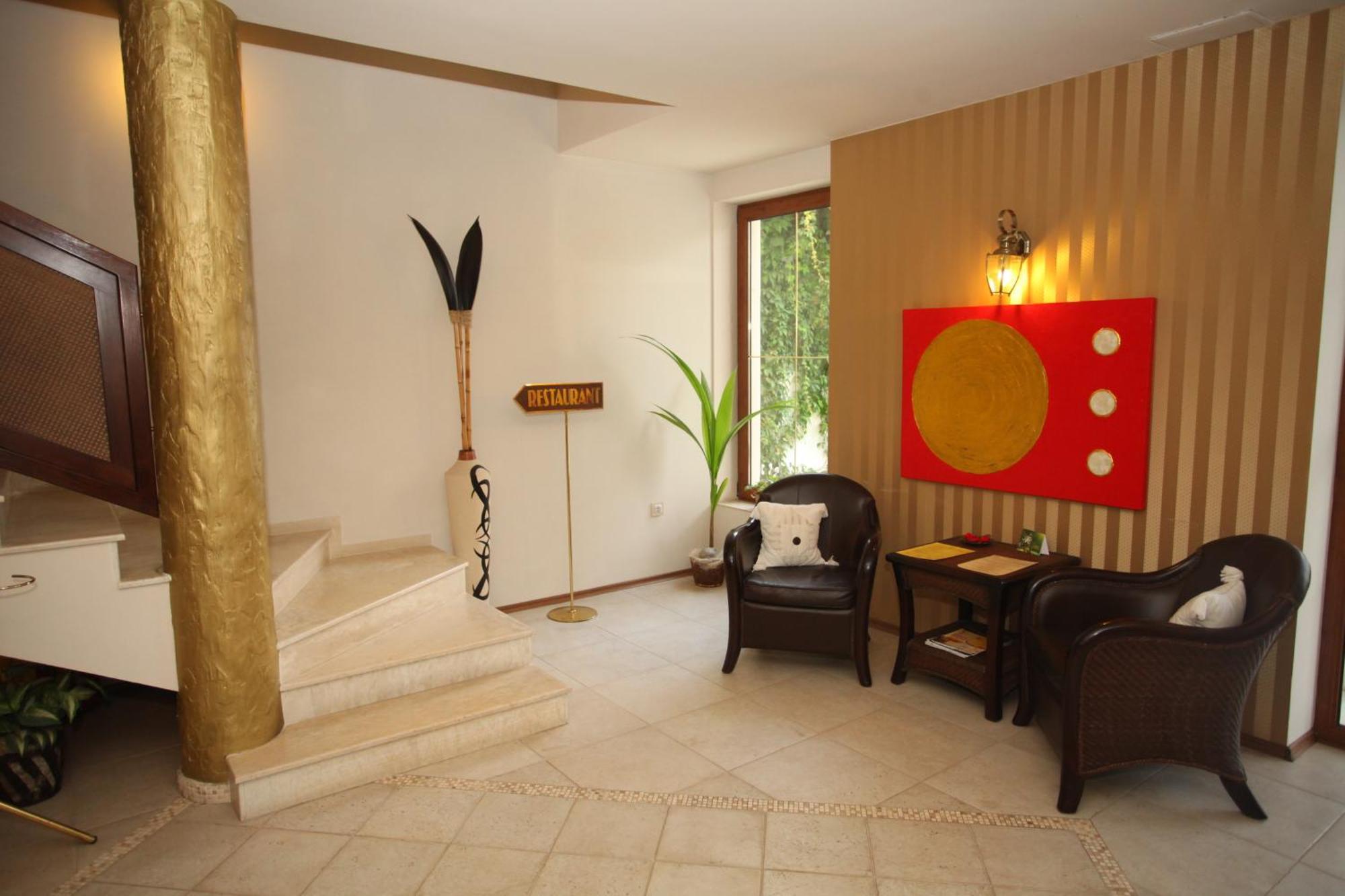 Familly Art Hotel Nirvana Shumen Luaran gambar