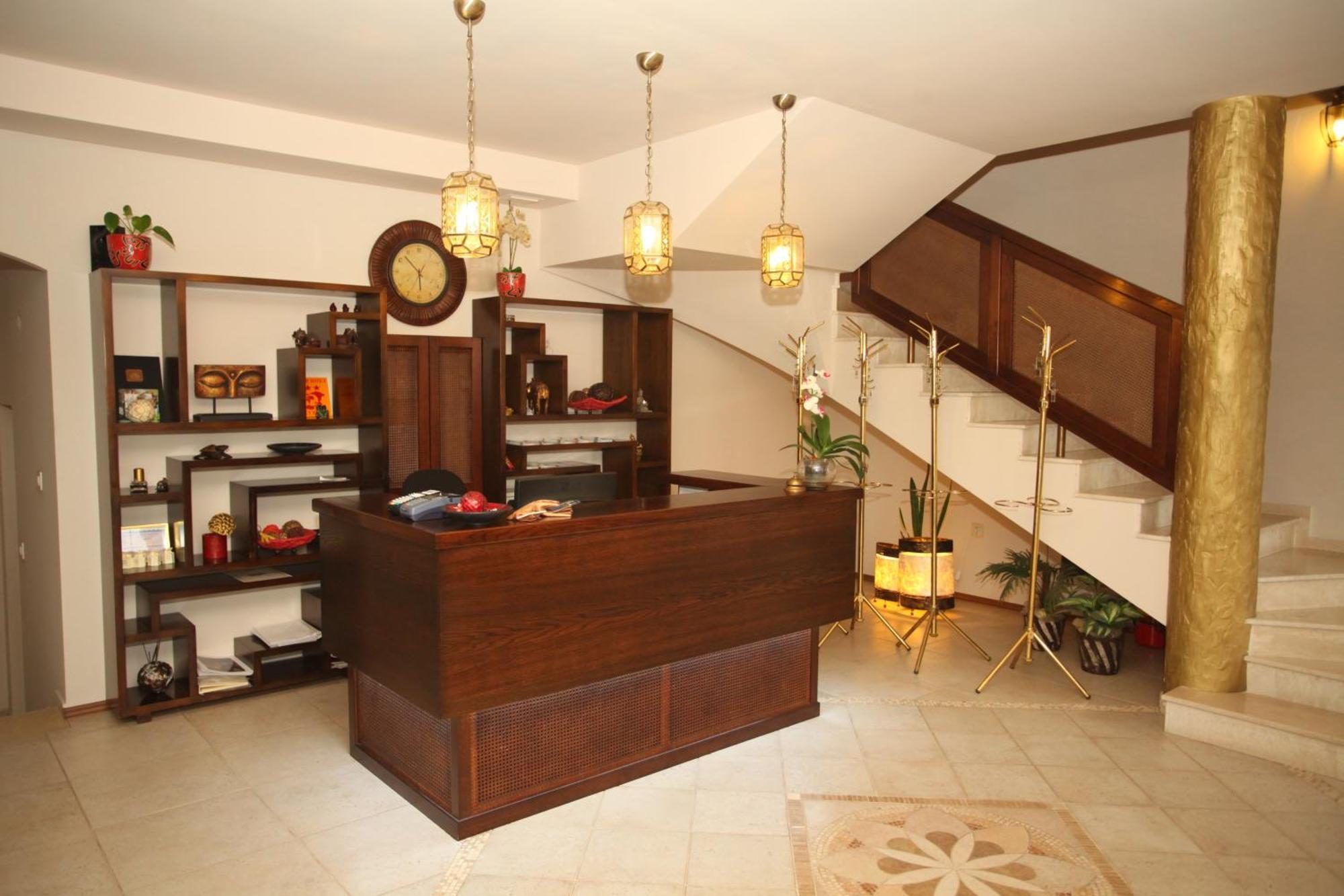 Familly Art Hotel Nirvana Shumen Luaran gambar