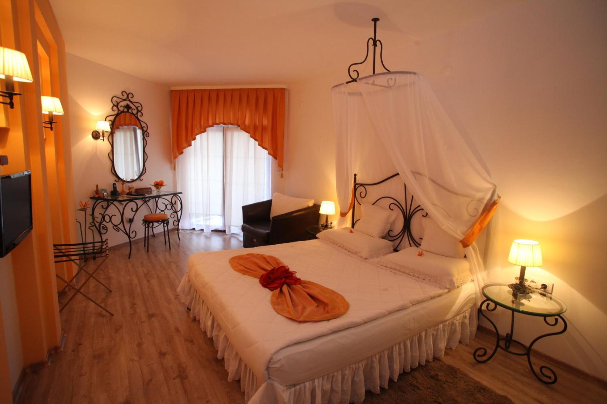 Familly Art Hotel Nirvana Shumen Luaran gambar