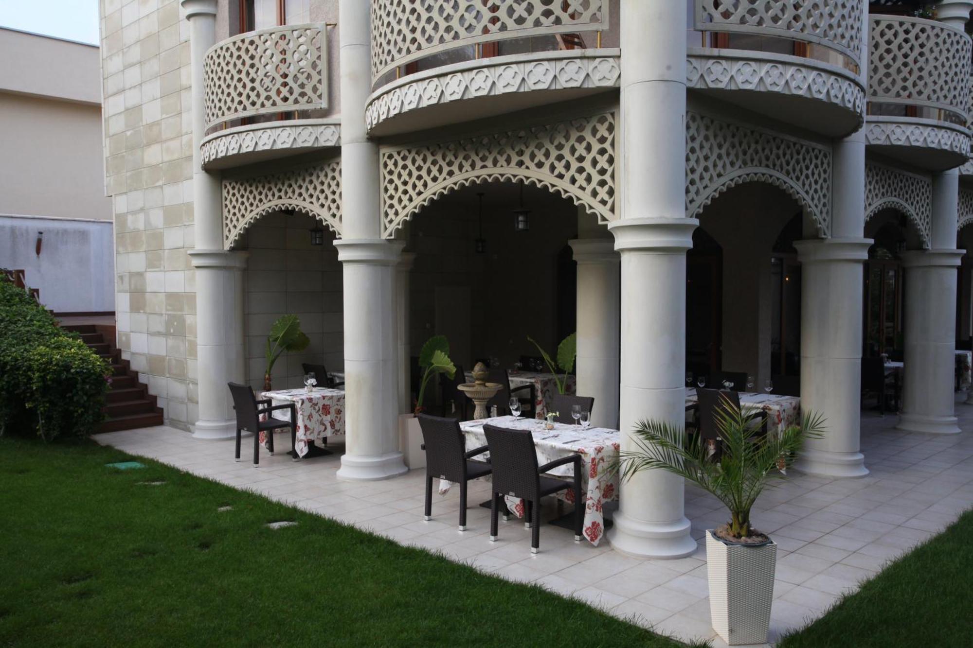 Familly Art Hotel Nirvana Shumen Luaran gambar