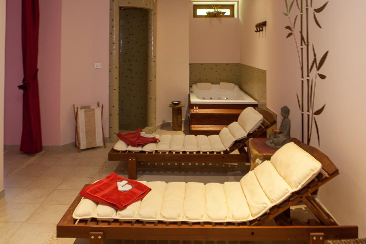 Familly Art Hotel Nirvana Shumen Luaran gambar