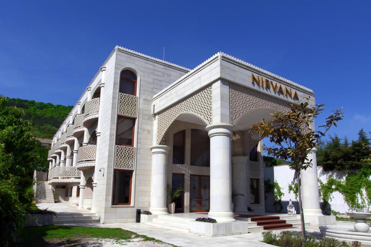 Familly Art Hotel Nirvana Shumen Luaran gambar