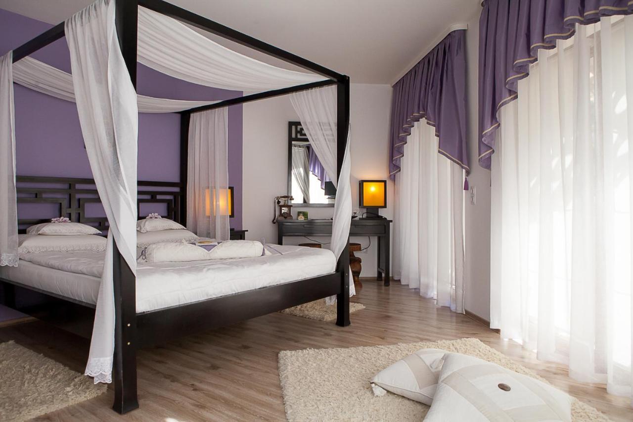 Familly Art Hotel Nirvana Shumen Luaran gambar